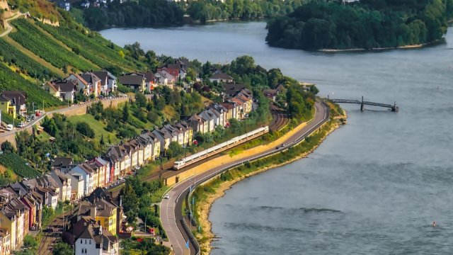 Rechtsrheinische Bahnstrecke ab Mitte 2026 für Bauarbeiten gesperrt