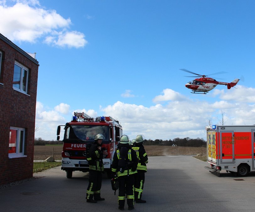 Neuwied/Irlich: Großaufgebot an Hilfskräften suchen nach Person im Rhein Neuwied/Irlich: Großaufgebot an Hilfskräften suchen nach Person im Rhein