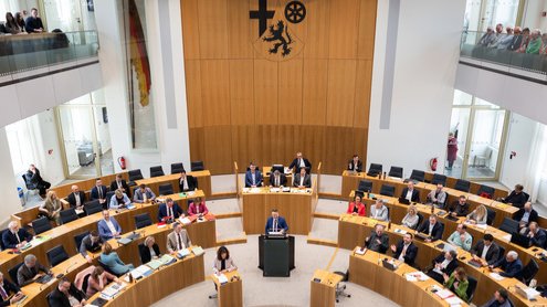 Landtag bietet Unternehmen Programm für Demokratiebildung an
