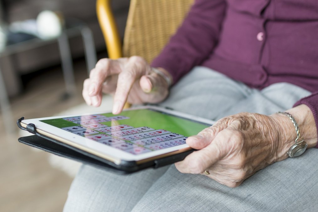 600 Freiwillige helfen Senioren mit Computer und Handy