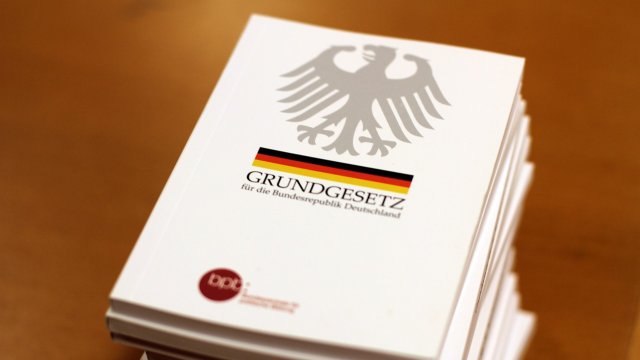 75 Jahre Grundgesetz - höchster Richter des Landes würdigt Verfassung