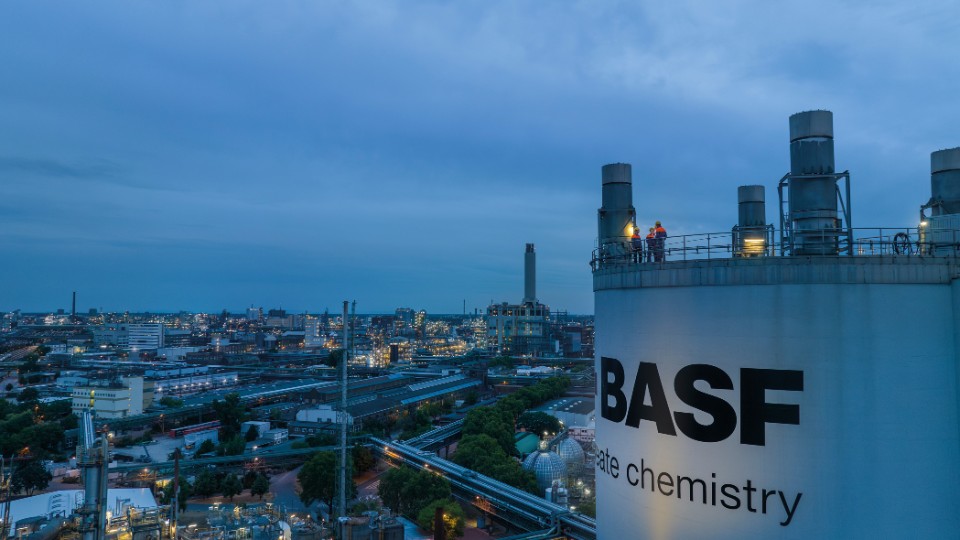 BASF: 14 Menschen bei Explosion und Brand leicht verletzt