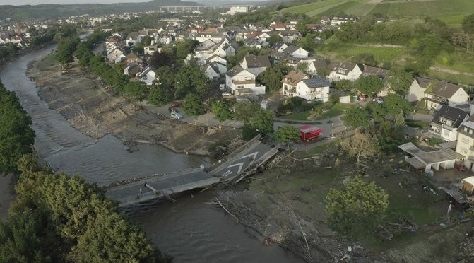 Flut-Jahrestag und Dreyer-Abschied: Ministerrat im Ahrtal Flut-Jahrestag und Dreyer-Abschied: Ministerrat im Ahrtal
