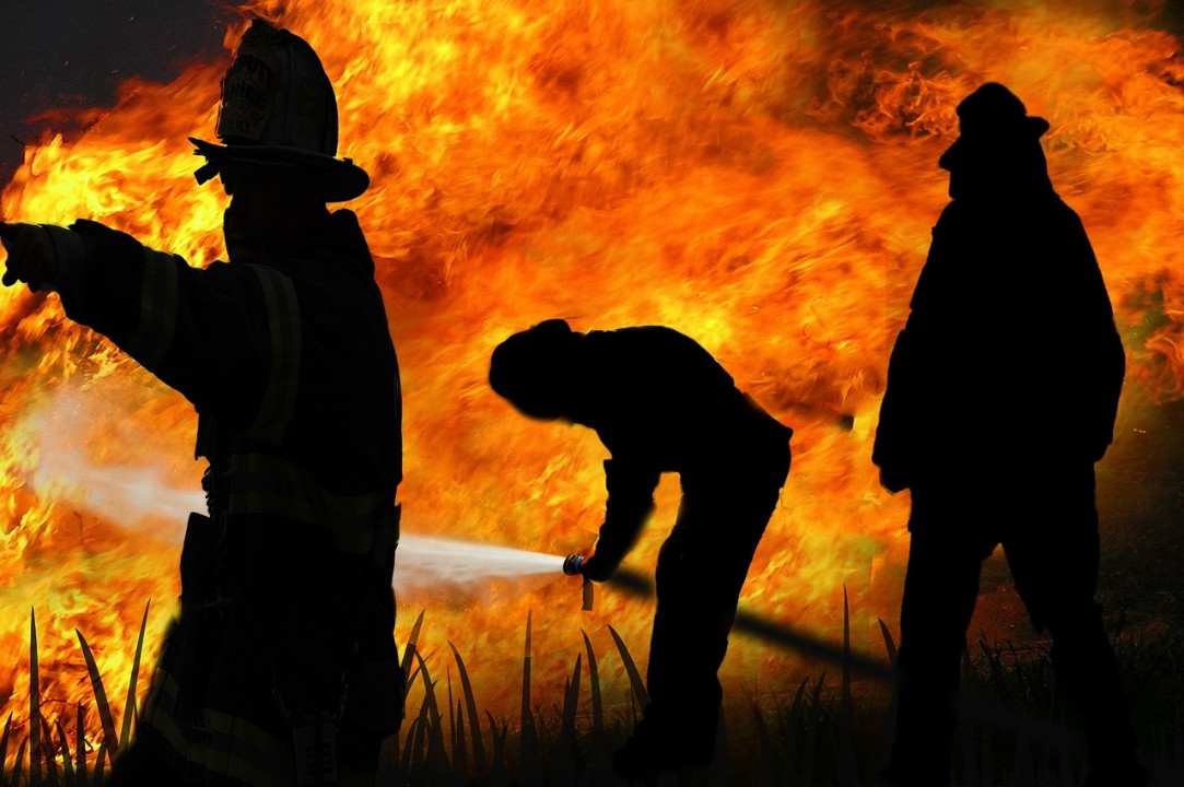 Andernach: Vollbrand eines Reihenhauses mit mehreren Verletzten Andernach: Vollbrand eines Reihenhauses mit mehreren Verletzten