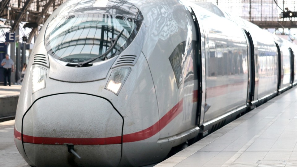 Hälfte der Fernverkehrszüge ab August gestrichen: ICE nach Stuttgart fällt aus