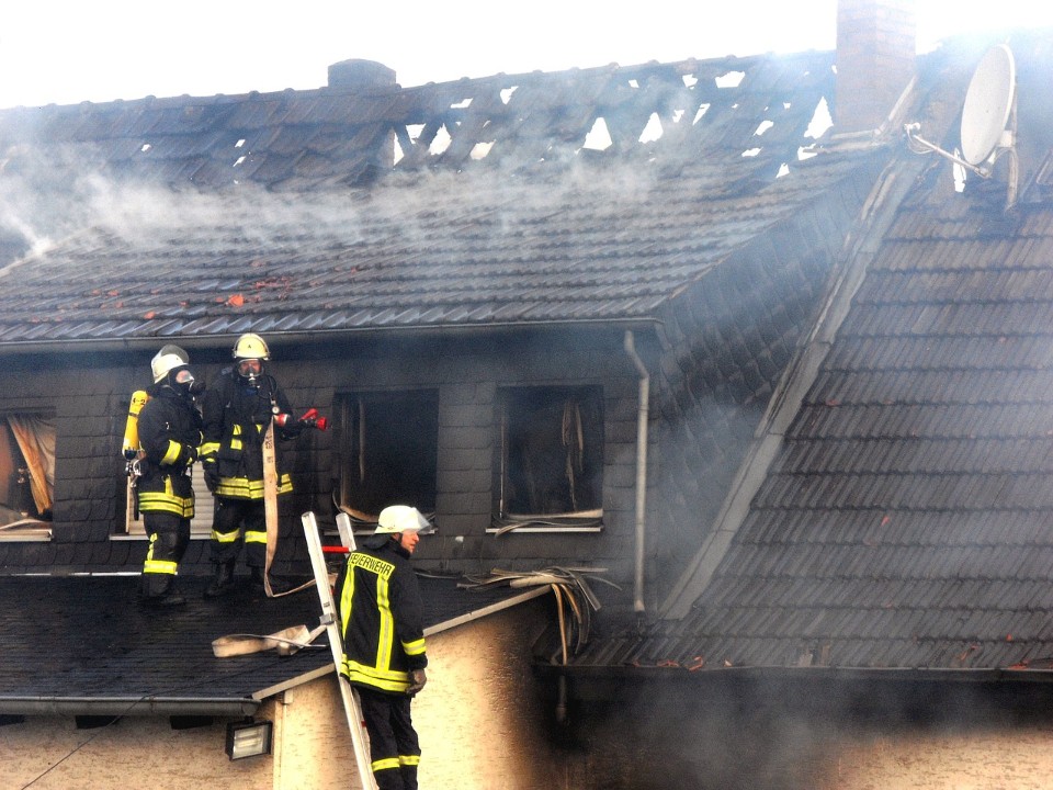 Prozess wegen schwerer Brandstiftung: Mann soll Mutter zurückgelassen haben Prozess wegen schwerer Brandstiftung: Mann soll Mutter zurückgelassen haben