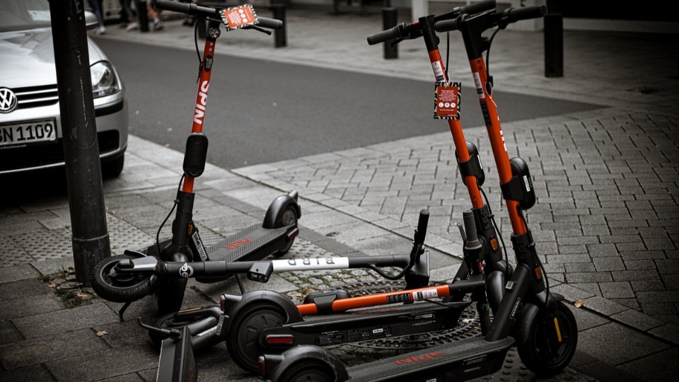 Koblenz: Polizistin verletzt nach Verfolgung eines E-Scooters