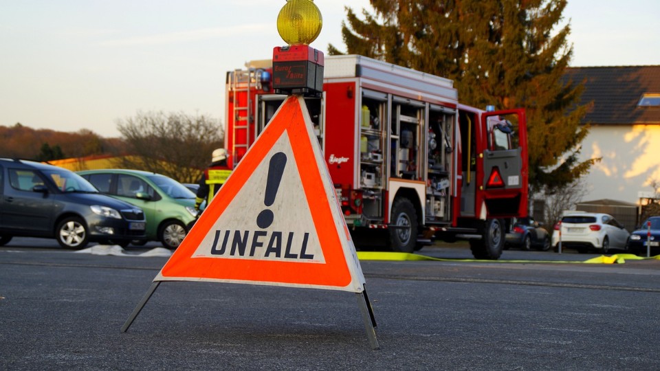 Westerwald: Mehrere Verletzte und ein Mensch eingeklemmt bei Unfall