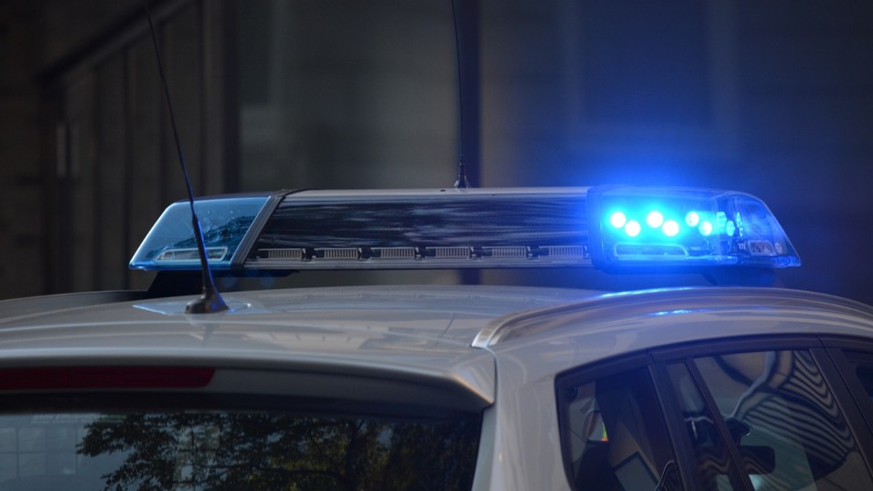 Zusammenstoß mit Auto - Motorradfahrer schwer verletzt
