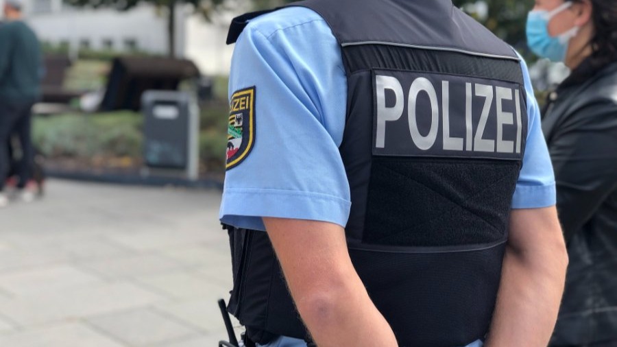 Hbf Koblenz: Alkoholisierter Mann beißt und schlägt Beamte