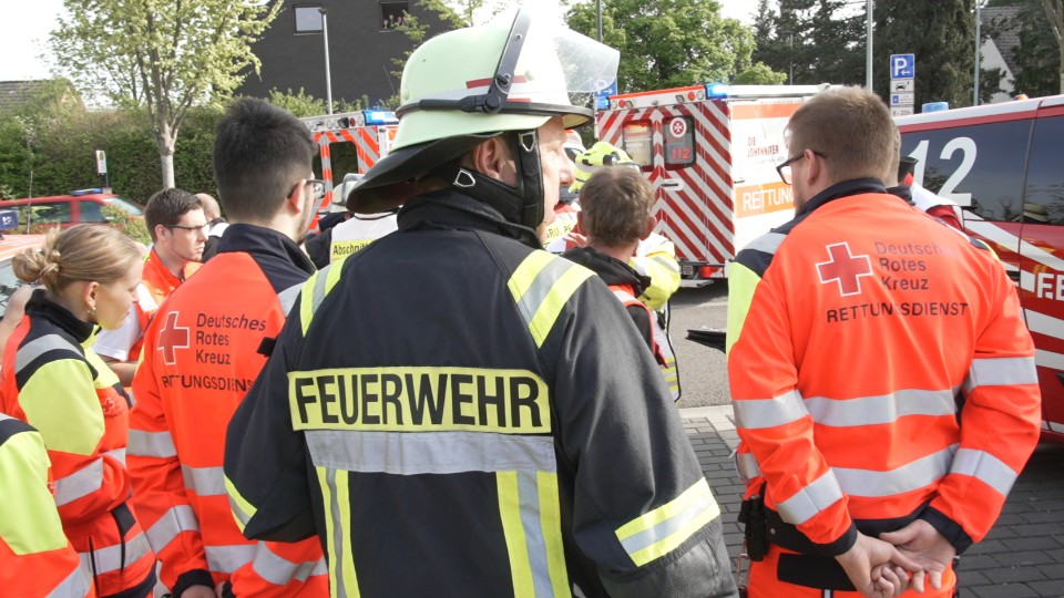 Neuwied: Auto landet bei Unfall auf dem Dach