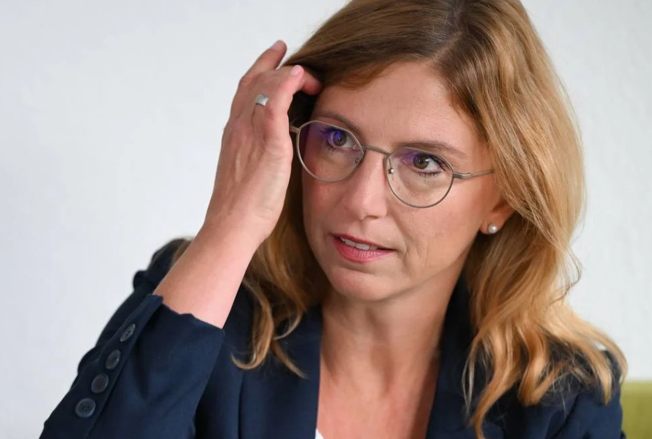 Westerwälderin ist erste Frau an der Spitze der rheinland-pfälzischen SPD Westerwälderin ist erste Frau an der Spitze der rheinland-pfälzischen SPD