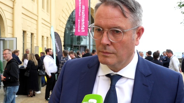 Ministerpräsident Schweitzer: Bundestagswahl völlig offen