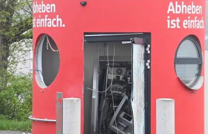 Fast 900.000 Euro Sachschaden durch Geldautomatensprengungen Fast 900.000 Euro Sachschaden durch Geldautomatensprengungen