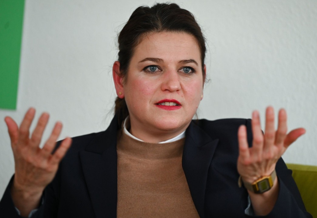 Debatte um Arbeit: Gewerkschaftsbund kontert Ministerin Debatte um Arbeit: Gewerkschaftsbund kontert Ministerin