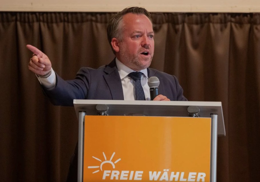 Abgeordnete der Freien Wähler wollen Gruppe bilden Abgeordnete der Freien Wähler wollen Gruppe bilden