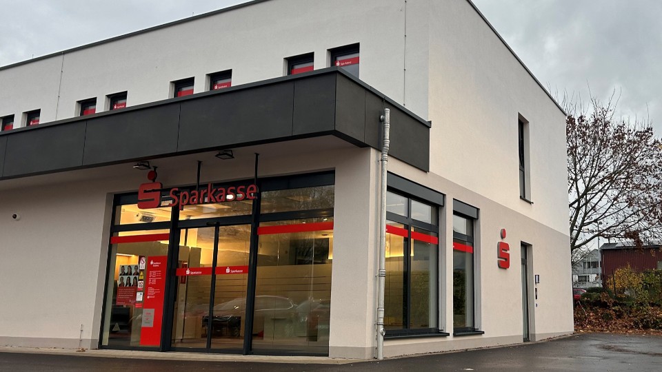 Sparkasse eröffnet neue Geschäftsstelle in Rhens