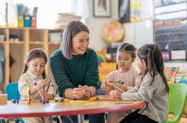 RLP verkürzt die Ausbildung der Erzieherinnen