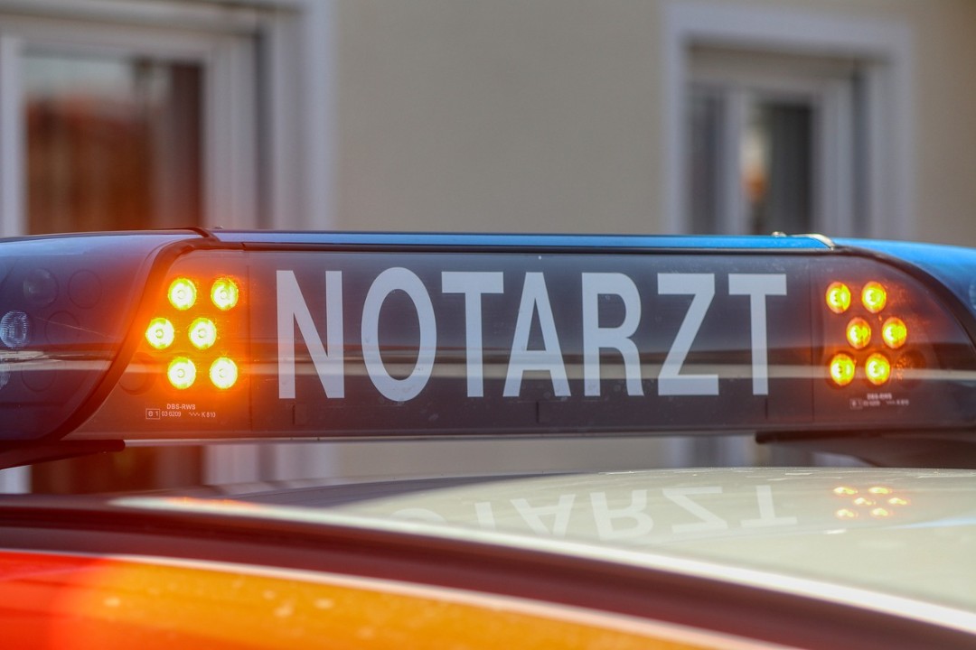 Mann bei Autounfall tödlich verletzt