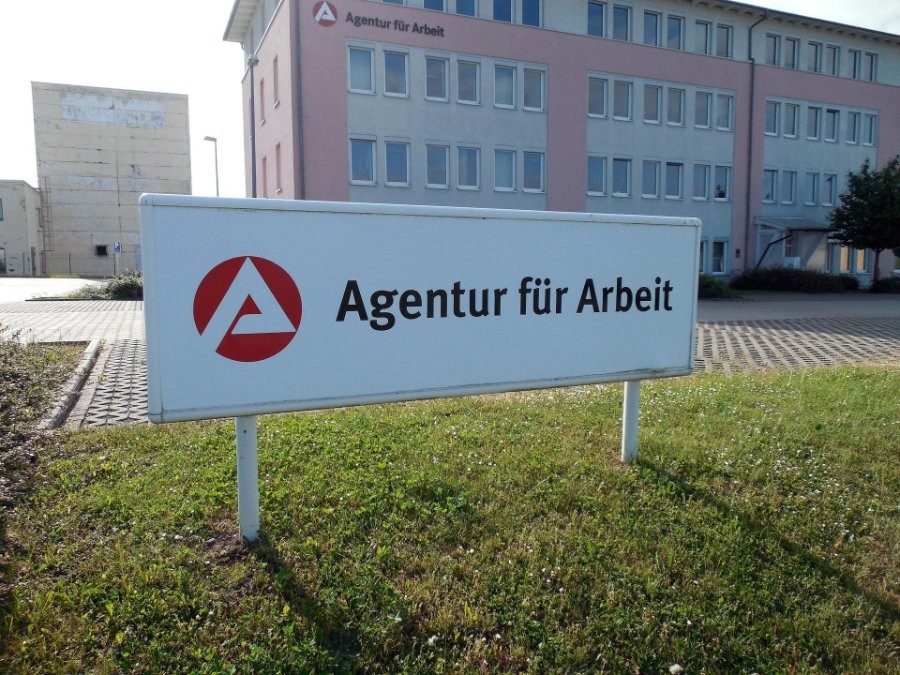 950 junge Menschen suchen noch eine Ausbildung 950 junge Menschen suchen noch eine Ausbildung