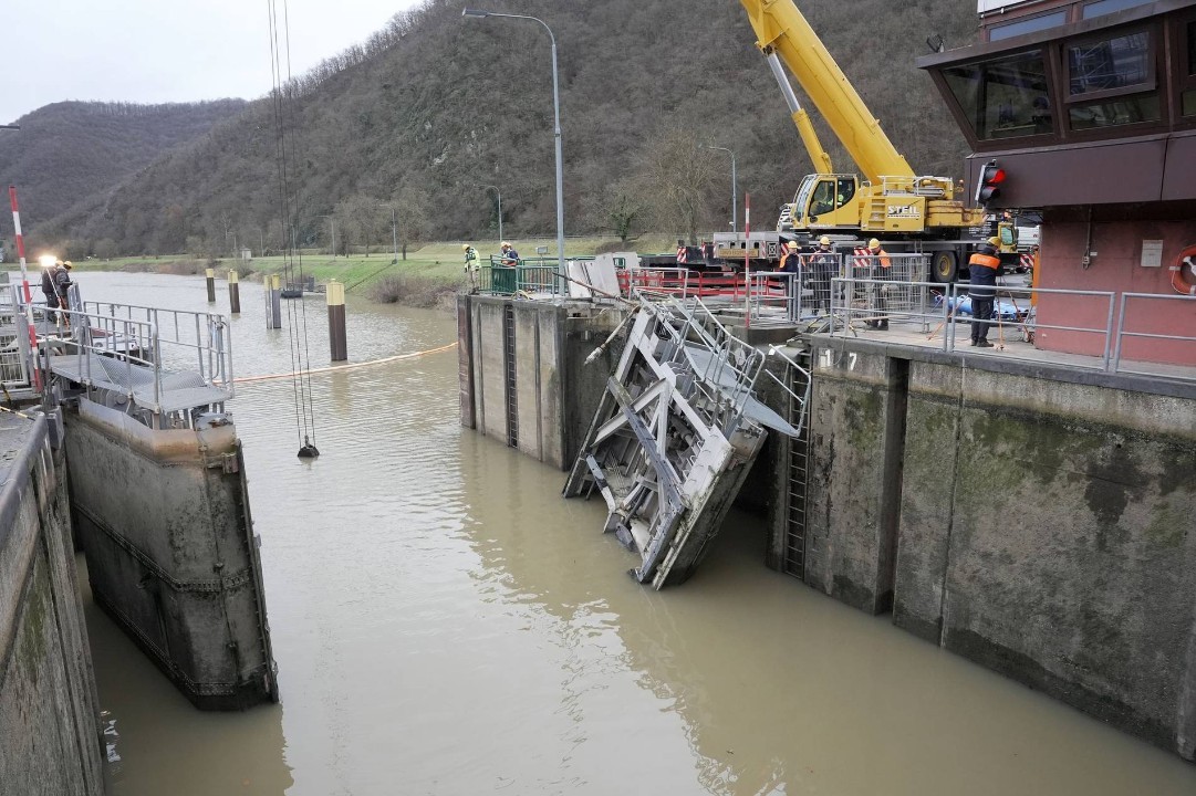 Schiffstau auf der Mosel soll aufgelöst werden Schiffstau auf der Mosel soll aufgelöst werden
