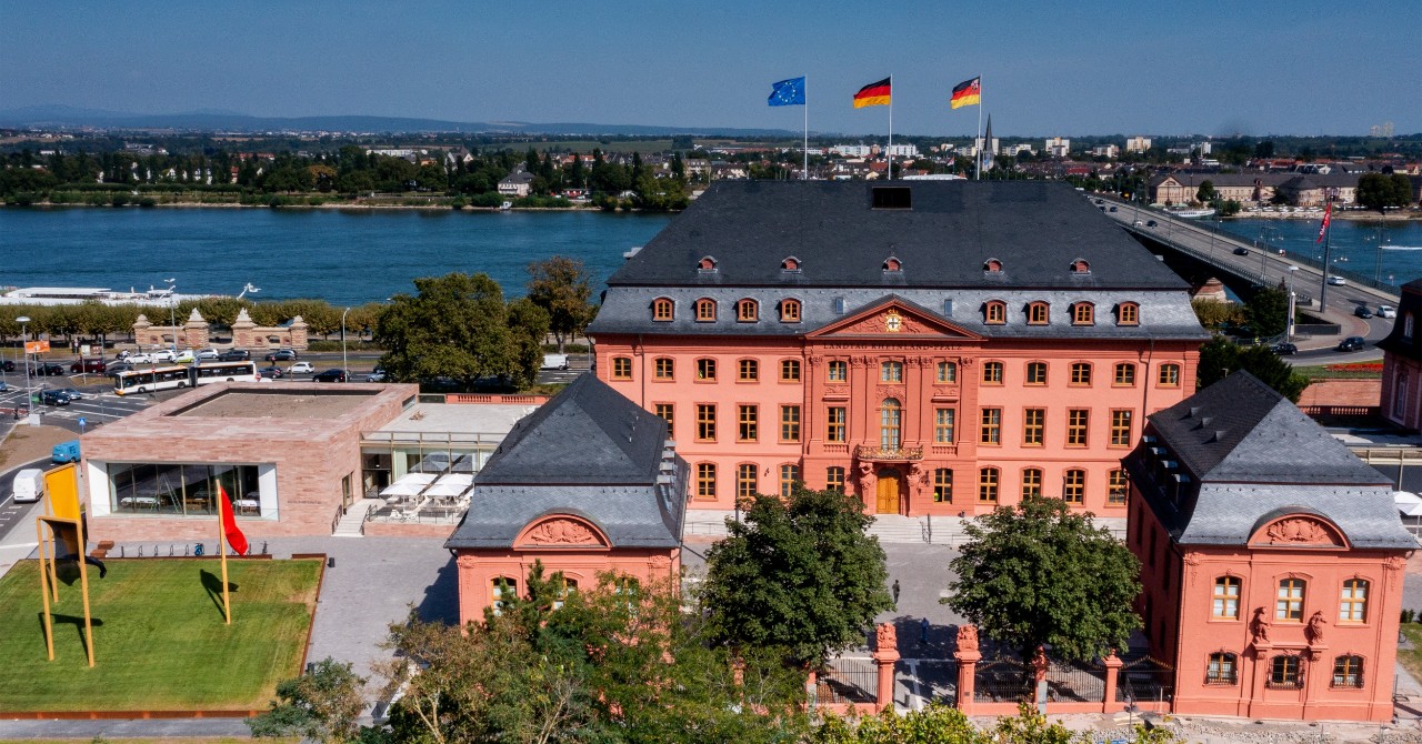 Mehr Geld für Parlamentarier - Diäten steigen Mehr Geld für Parlamentarier - Diäten steigen
