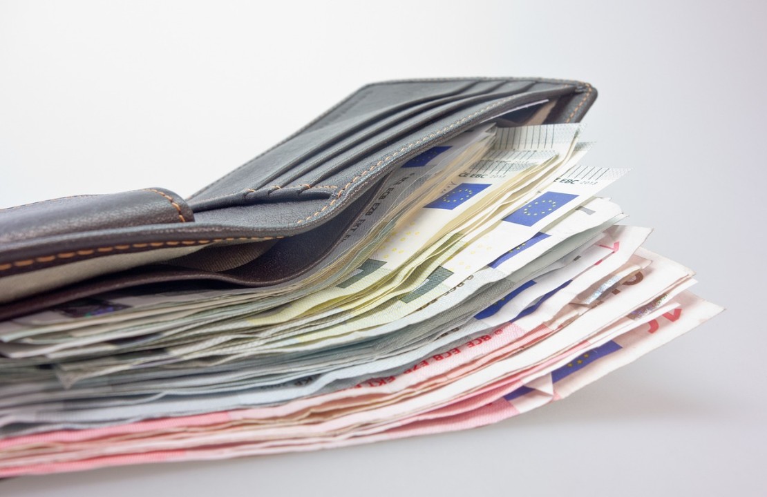 Finder gibt Geldbörse mit über 6.000 Euro Bargeld ab Finder gibt Geldbörse mit über 6.000 Euro Bargeld ab
