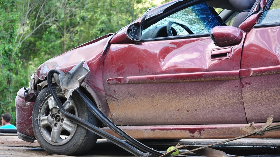 Zwei Verletzte bei Auffahrunfall auf Autobahn