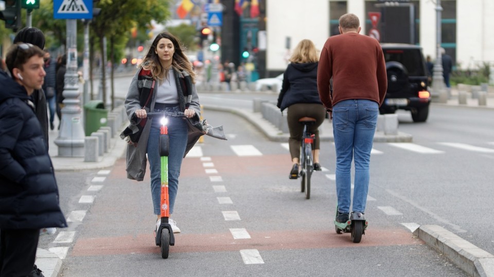 E-Scooter-Fahrer mit Drogen und gestohlenem Fahrzeug erwischt