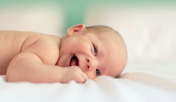 Schütteln ist für Babys und Kleinkinder lebensgefährlich Schütteln ist für Babys und Kleinkinder lebensgefährlich
