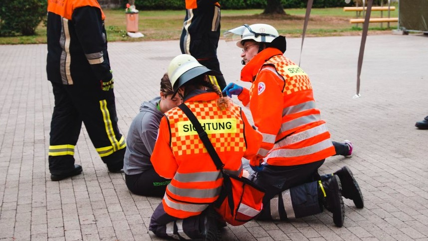 Polizei- und Feuerwehreinsatz am Gymnasium auf der Karthause