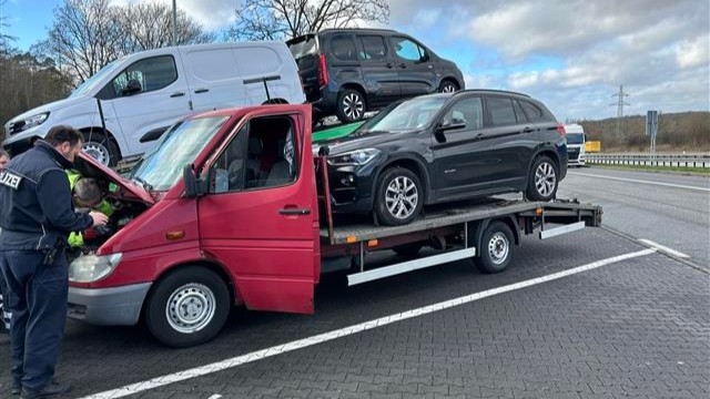 Schrottreifer Fahrzeugtransporter stillgelegt