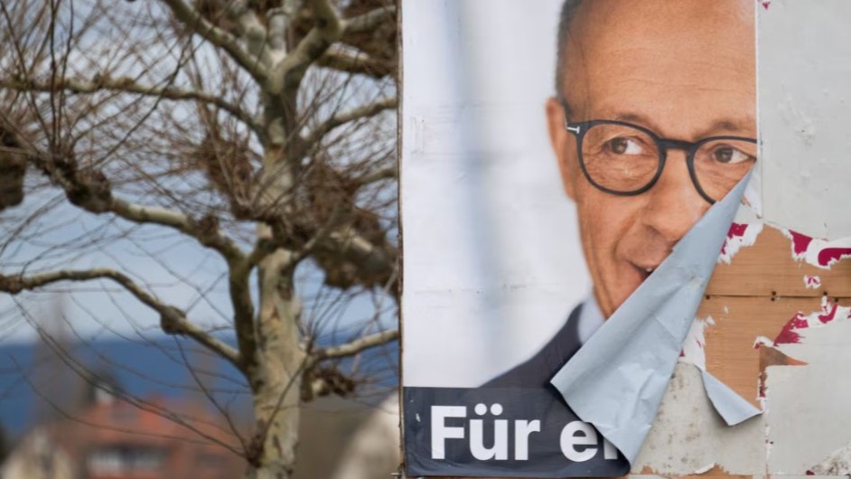 Was bei Vandalismus an Wahlplakaten droht