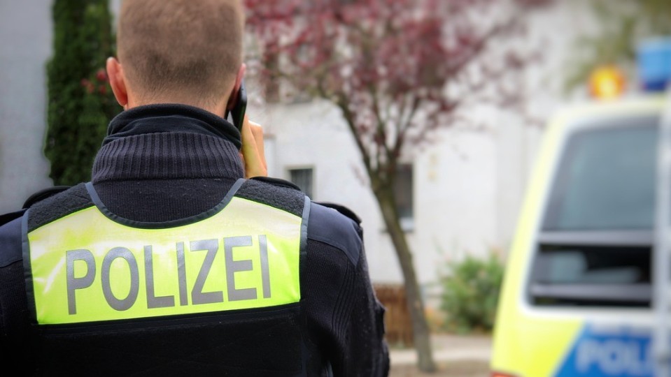 Koblenzer Polizei sichert Waffen und Drogen bei Kontrollen in der Altstadt