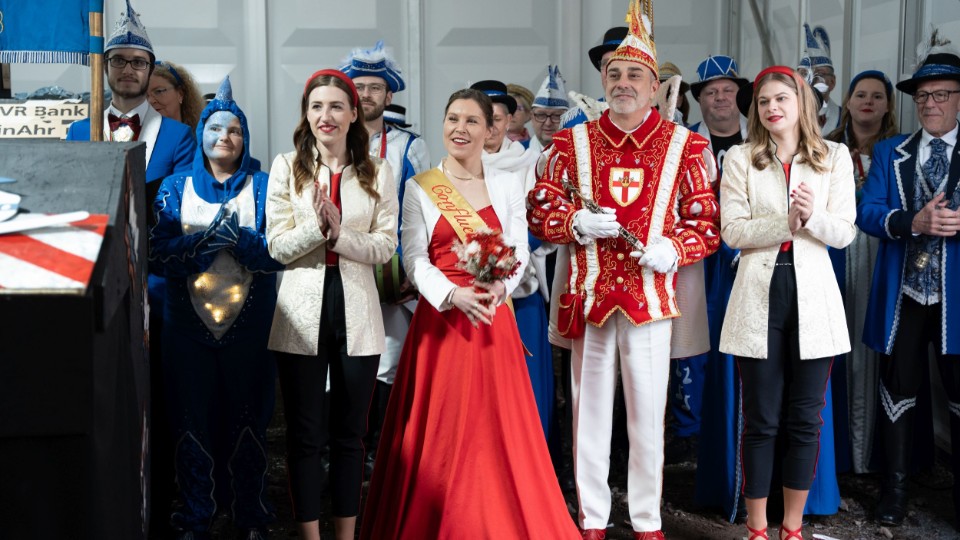 Hochschule Koblenz feiert Rosenmontags-Premiere mit eigenem Wagen