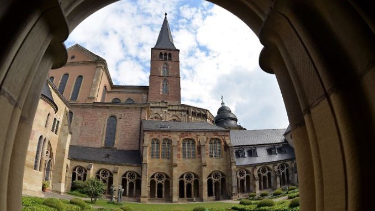 Yoga bis Picknick: Wie die Kirche mal anders ansprechen will