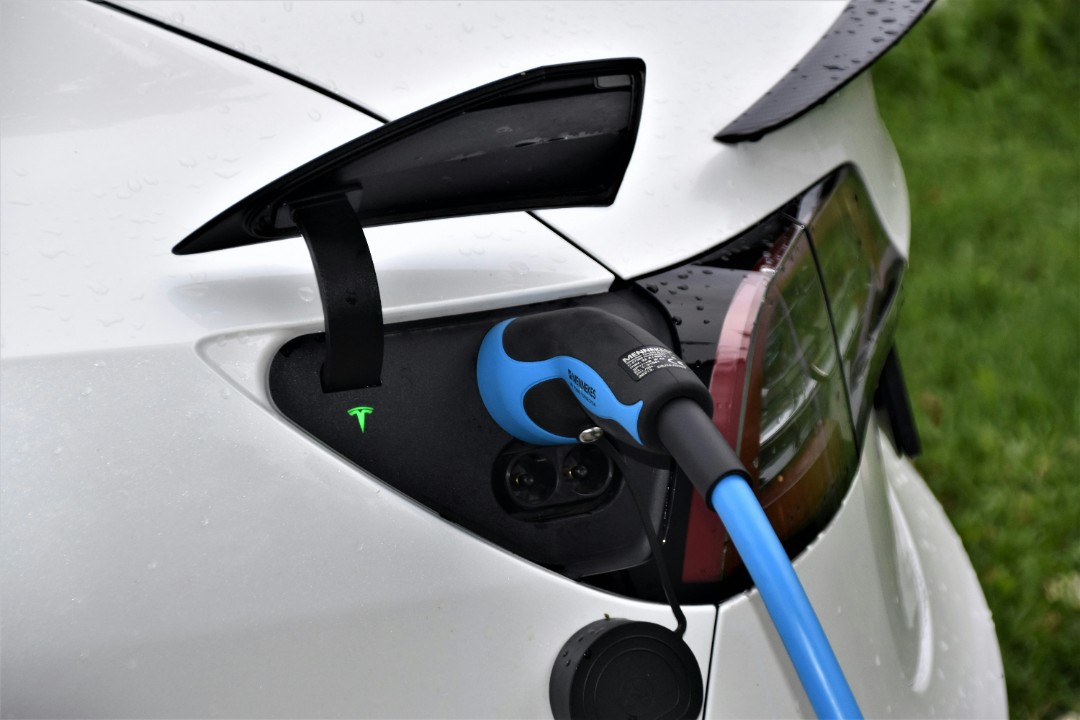E-Mobilität - woran hapert der Ausbau? E-Mobilität - woran hapert der Ausbau?