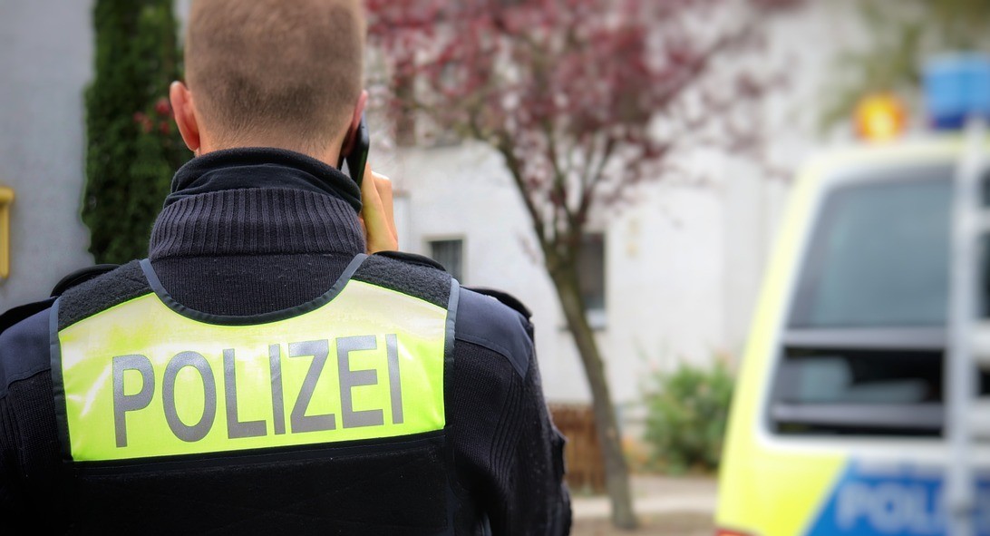 Koblenzer Polizei sichert Waffen und Drogen bei Kontrollen in der Altstadt Koblenzer Polizei sichert Waffen und Drogen bei Kontrollen in der Altstadt