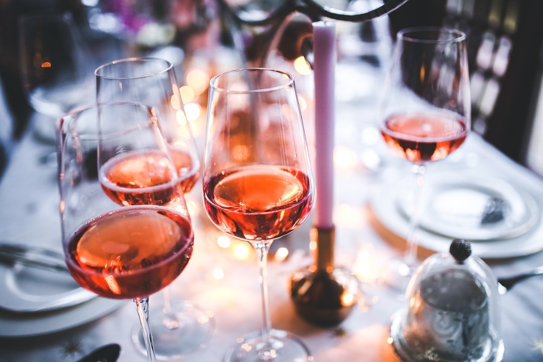 Es wird weniger Wein getrunken Es wird weniger Wein getrunken