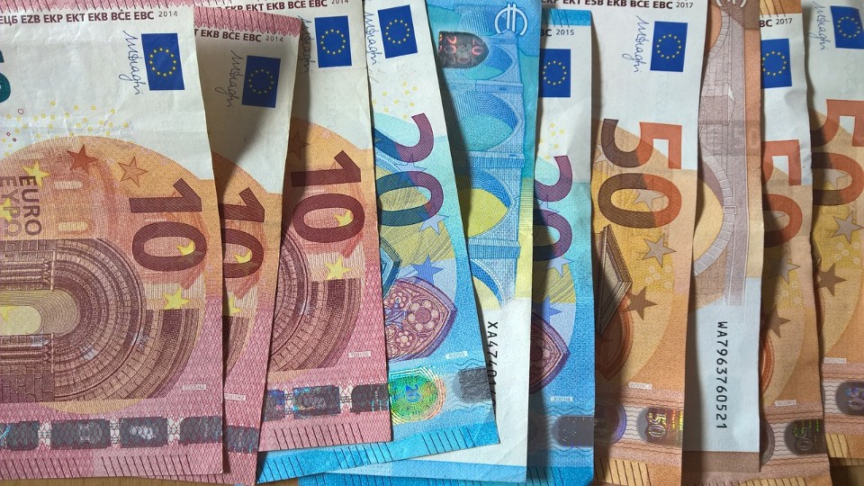 Vorbildlich: Jugendlicher gibt gefundenes Geld bei der Polizei ab