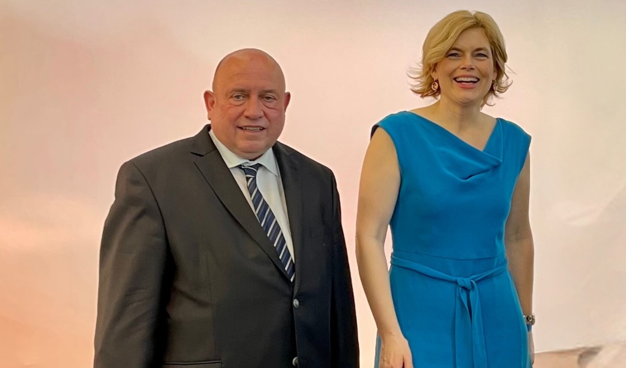 Mittelstands- und Wirtschaftsunion Koblenz gratuliert Julia Klöckner zur Wahl als Bundestagspräsidentin Mittelstands- und Wirtschaftsunion Koblenz gratuliert Julia Klöckner zur Wahl als Bundestagspräsidentin