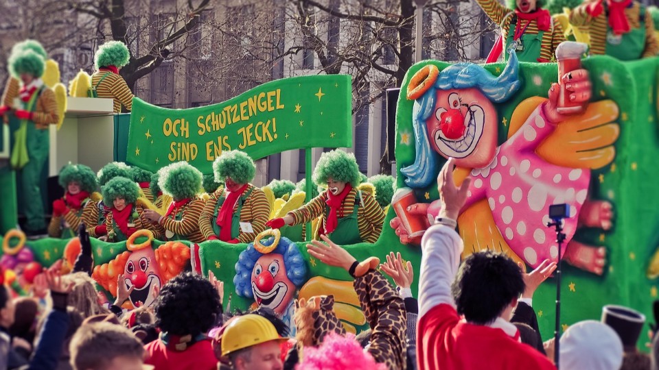 Hunderttausende Narren zu Rosenmontagszügen erwartet