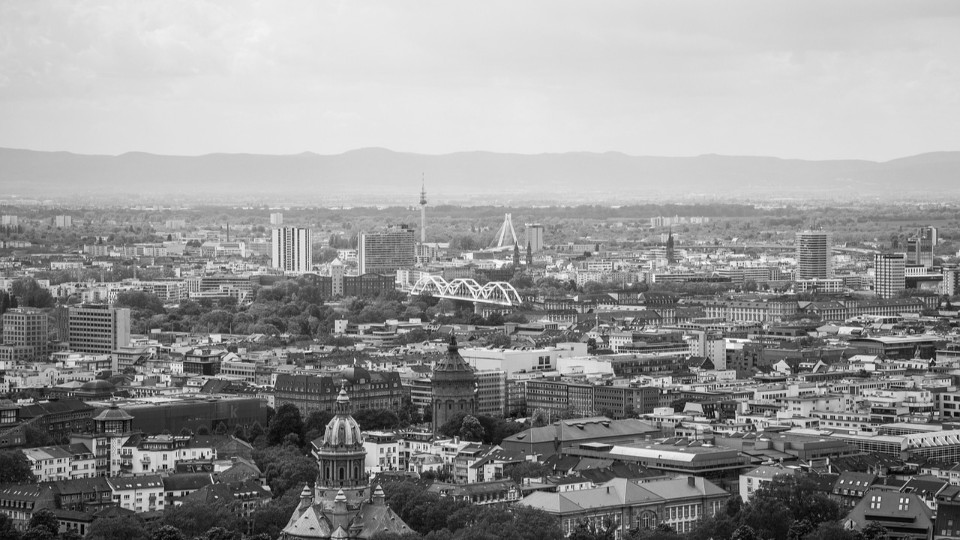 Update: Mann aus Rheinland-Pfalz fährt in Menschenmenge