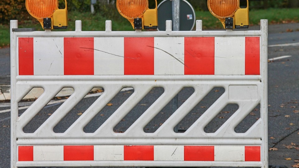 Vollsperrung auf B262 nach Ölunfall verlängert