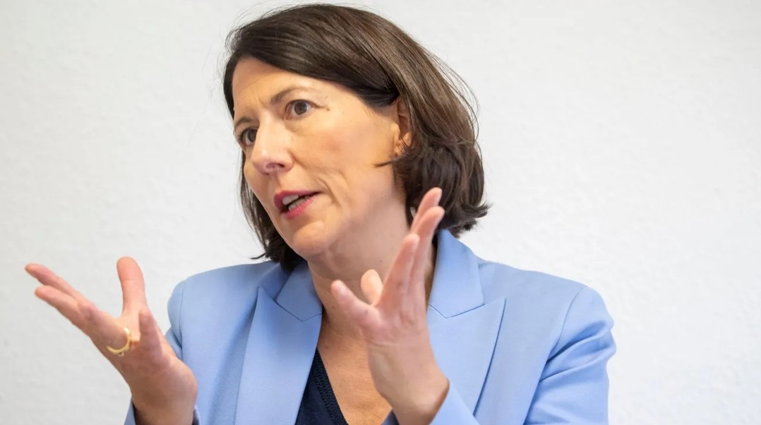 Ministerin kämpft gegen Vorwürfe und Gegner in der FDP Ministerin kämpft gegen Vorwürfe und Gegner in der FDP