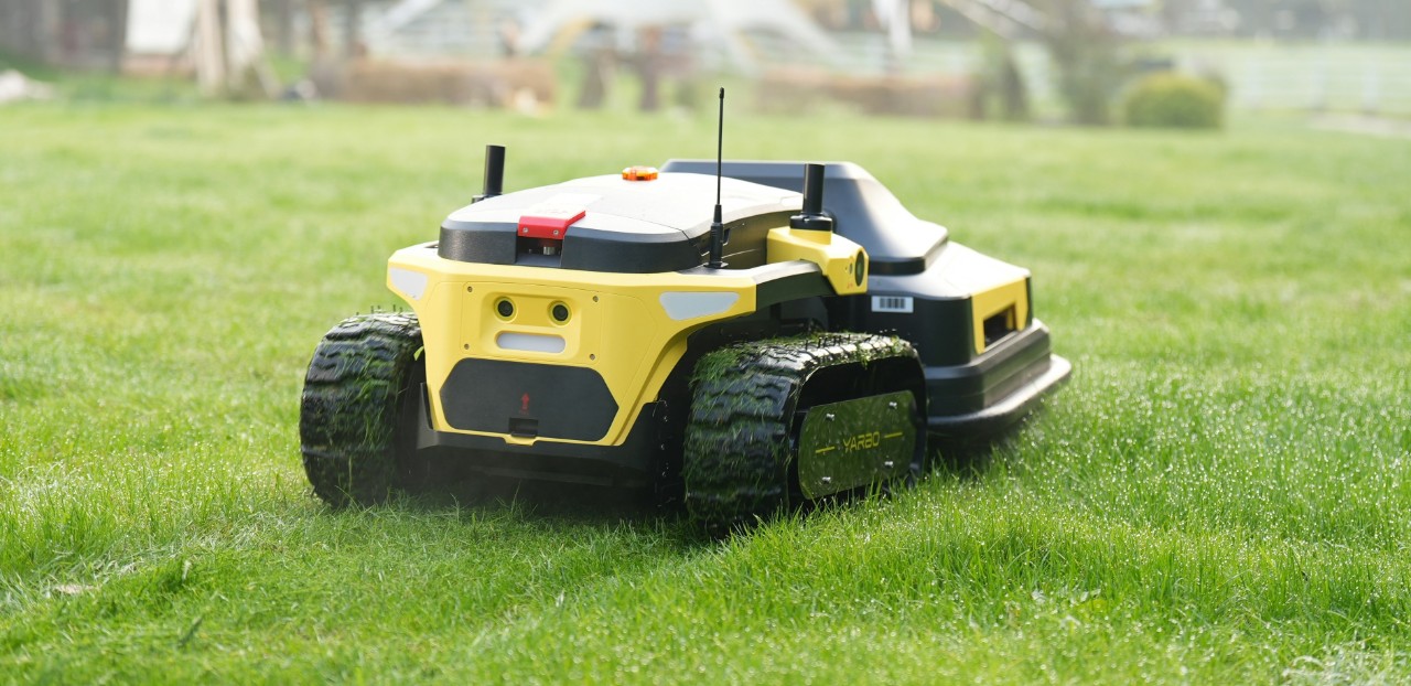 Die leise Gefahr im Gras - Nachtfahrverbot für Mähroboter Die leise Gefahr im Gras - Nachtfahrverbot für Mähroboter