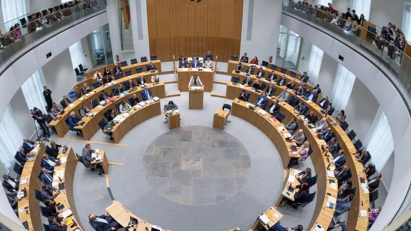 Neuer Job nach dem Regierungsamt: Karenzzeit soll kommen