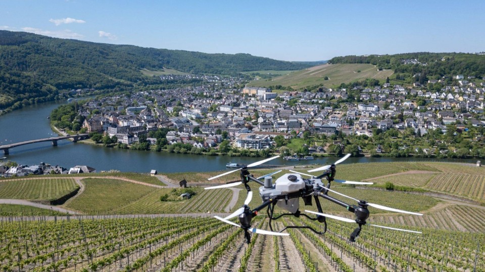 Wie eine neue Drohne bedrohten Wein-Steillagen helfen kann