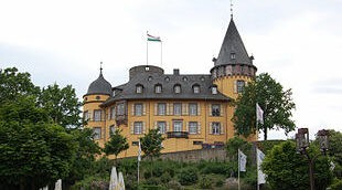 Familienfest und Gespensterfreude: Bunter Auftakt der Burgfestspiele Mayen 2025 Familienfest und Gespensterfreude: Bunter Auftakt der Burgfestspiele Mayen 2025