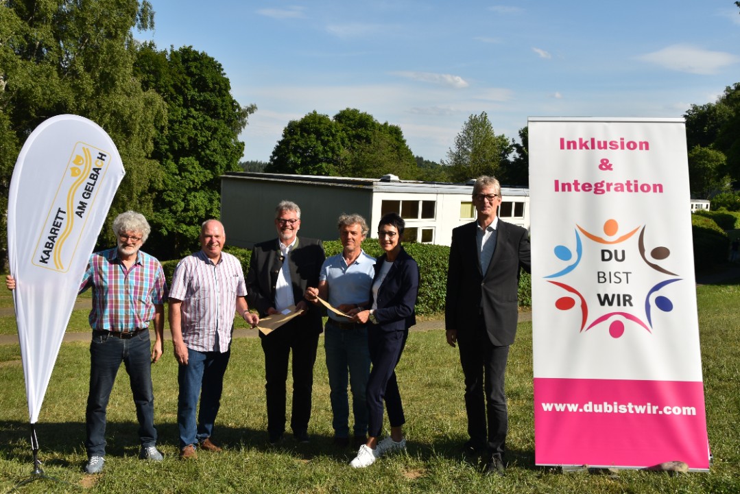 Kabarett genießen und Gutes tun
